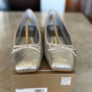 Dolce Vita Anisa Ballet Flats Silver Distressed Leather, NWT